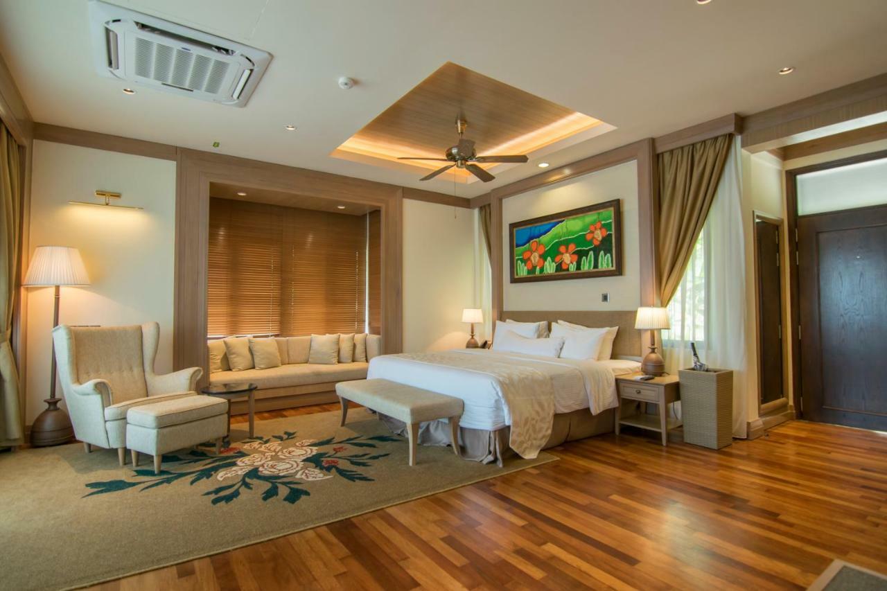 Royale Chulan Cherating Villa Exteriör bild