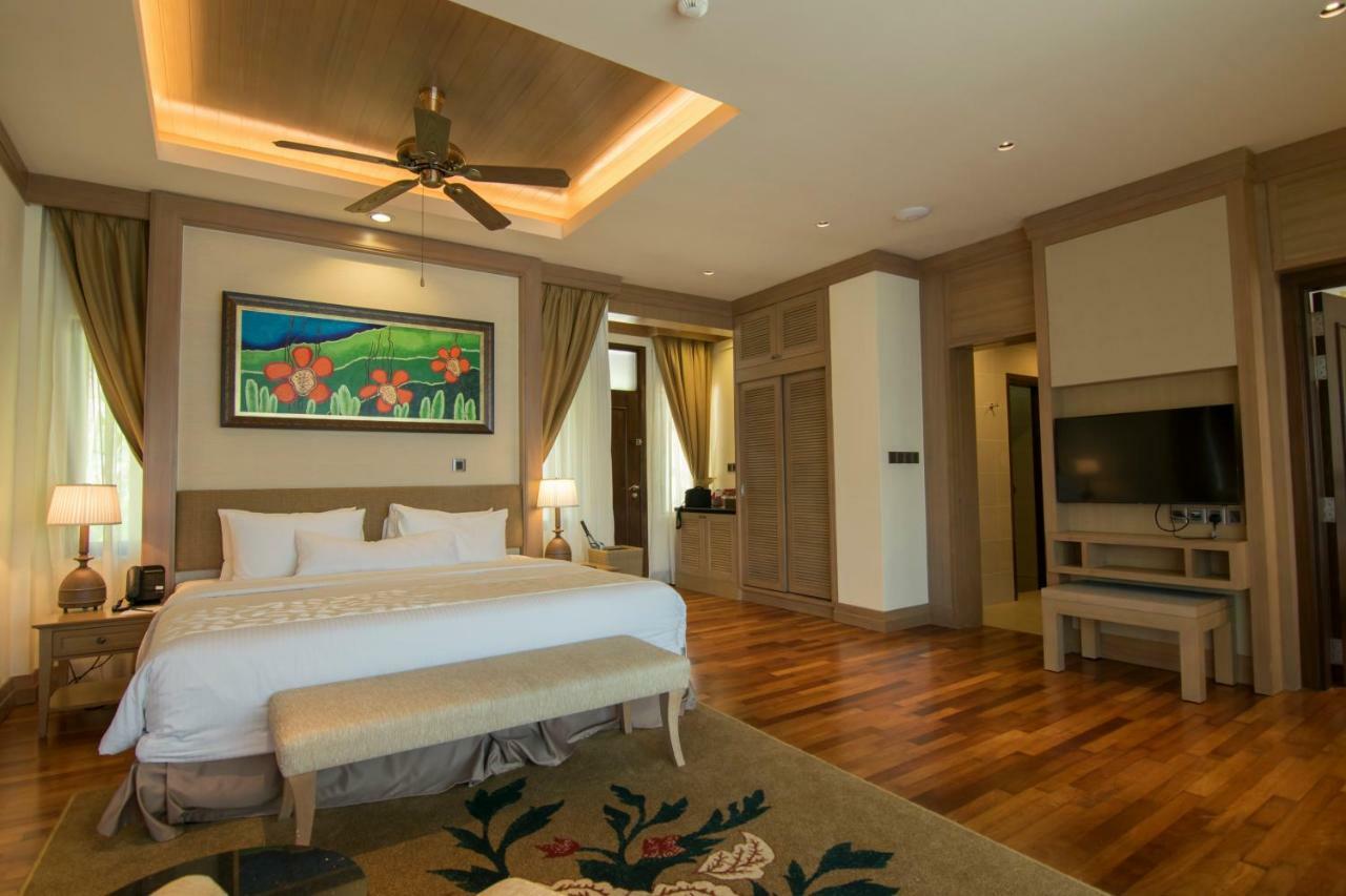Royale Chulan Cherating Villa Exteriör bild