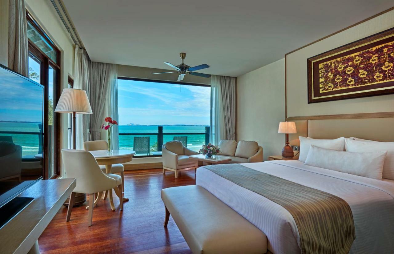 Royale Chulan Cherating Villa Exteriör bild